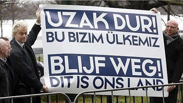 Diplomatik felaket – Hollanda polise direnen Türk bakanı sınır dışı etti