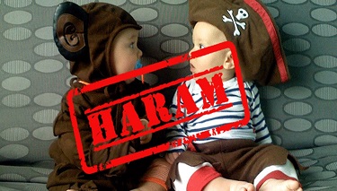 Katar İmamları Çocuk Giysilerinde Hayvan Resimlerini Yasakladı