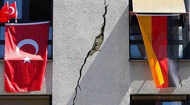 Merkel: Almanya, Türkiye’deki Tutuklamalara Kararlı Bir Tepki Göstermeli