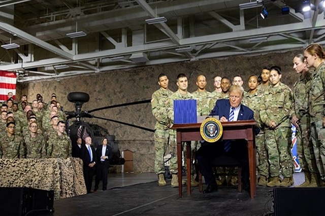 Başkan Trump ve Savaş Kokan Devasa Ulusal Savunma Yetki Yasası