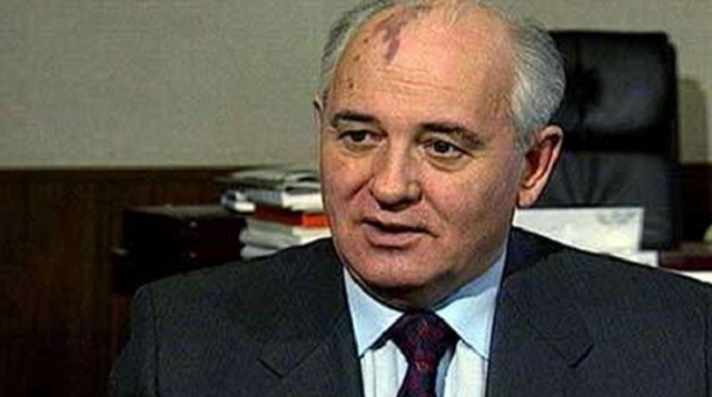 Alnı Lekeli Adam Gorbachev Ev Hapsinde
