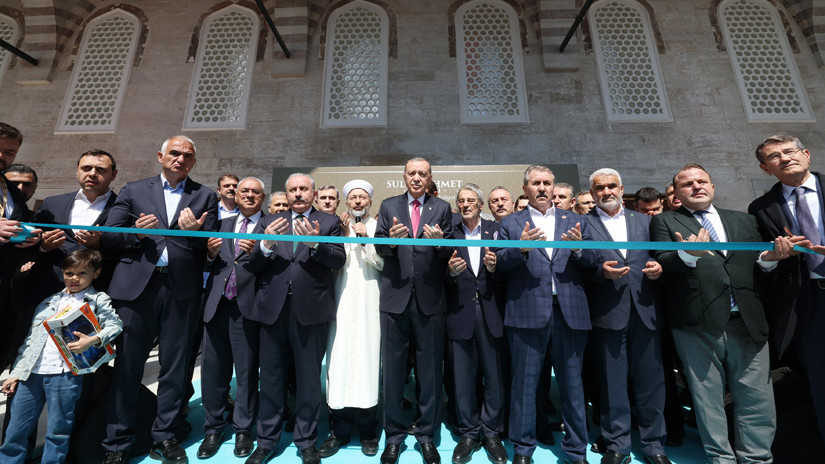 Diyanet’in Kaldırılmasını İsteyen Hemen Yanı Başındaydı!..